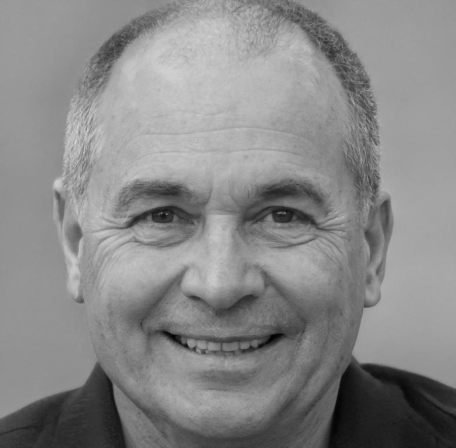 Portrait of Desmond Ó Faoláin, industry consultant